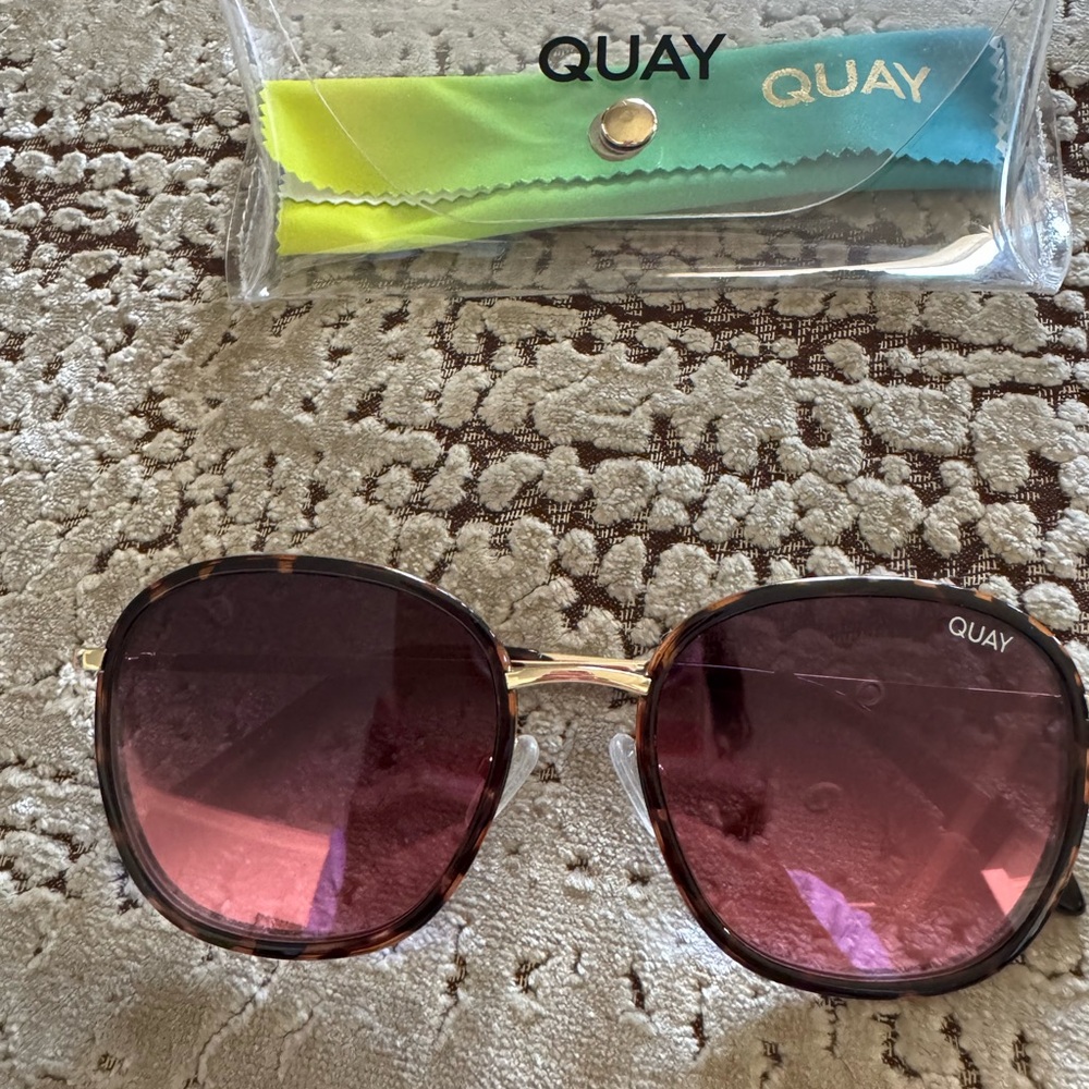 Quay Australia Sunglasses - Burgundy and Gold